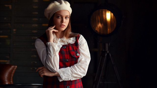 Woman red white dress hat free wallpaper for desktop - medium preview image