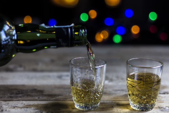 Wine pour bokeh glasses table free wallpaper for desktop - medium preview image
