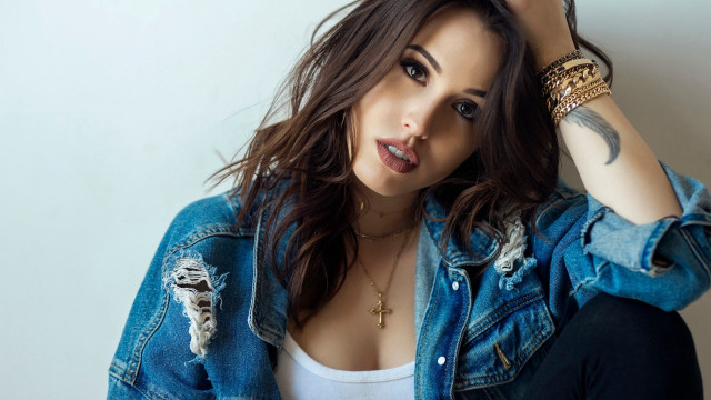 Tattooed woman denim jacket fashion free wallpaper for desktop - medium preview image