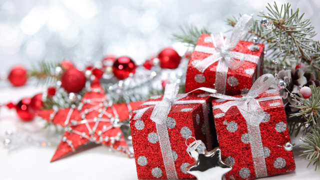 Christmas presents deer ornaments festive free wallpaper for desktop - medium preview image