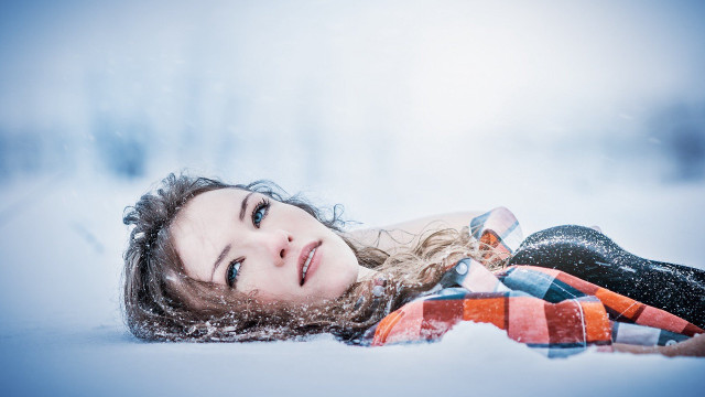 Snowy portrait woman jacket blueeyes free wallpaper for desktop - medium preview image