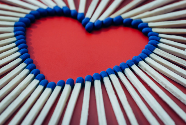 Heart matches red blue white free wallpaper for desktop - medium preview image