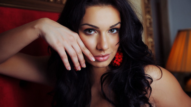 Woman longhair reddress posing blurry free wallpaper for desktop - medium preview image