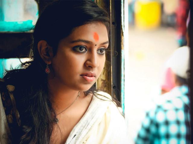 Woman nose ring window street free wallpaper for desktop - medium preview image