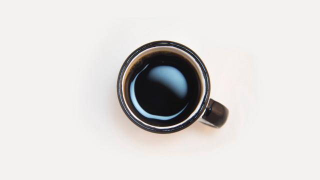 Black coffee minimalist gradient background free wallpaper for desktop - medium preview image