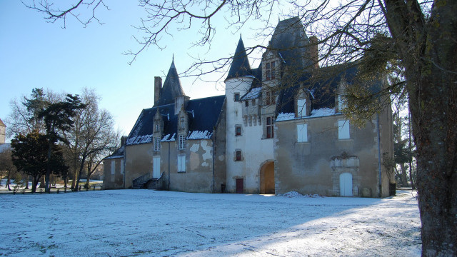 Large building clock tower snow #3 free wallpaper for desktop - medium preview image