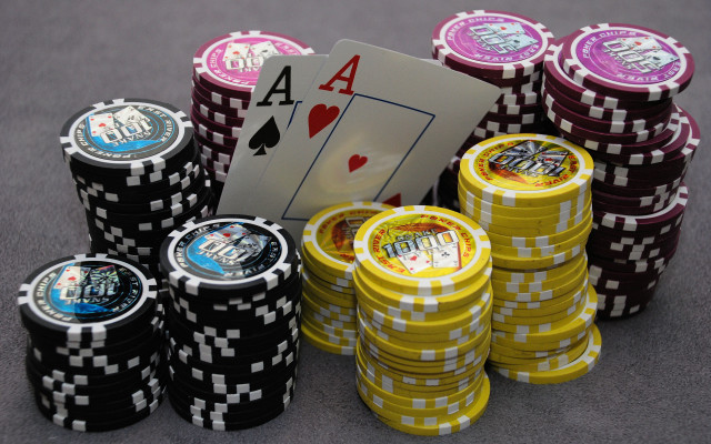 Poker chips cards playing heart free wallpaper for desktop - medium preview image