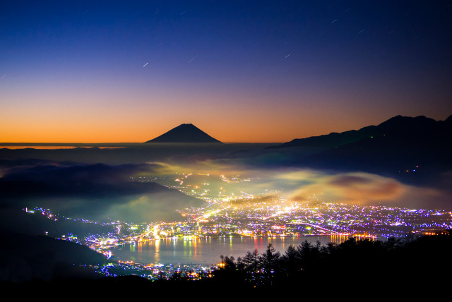 Amano mountain city lake night free wallpaper for desktop - medium preview image