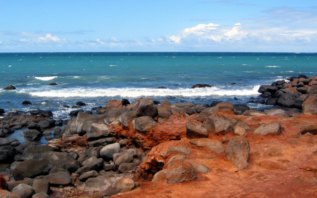 Rocky beach water sky mountains free wallpaper for desktop - medium preview image