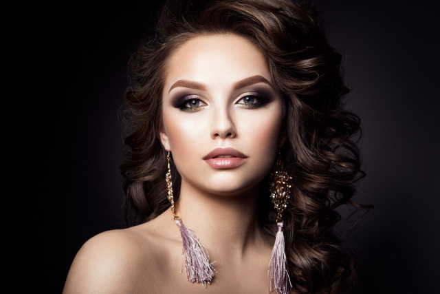 Woman longhair earrings portrait elina free wallpaper for desktop - medium preview image