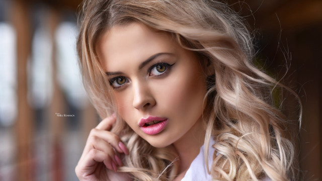 Blonde woman white shirt hand free wallpaper for desktop - medium preview image