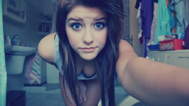 Woman longhair bathroom blueeyes posing free wallpaper for desktop - medium preview image