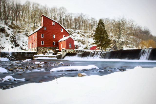 Red barn snowy hill river free wallpaper for desktop - medium preview image
