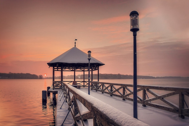 Snowy pier sunset mountain cloudy free wallpaper for desktop - medium preview image