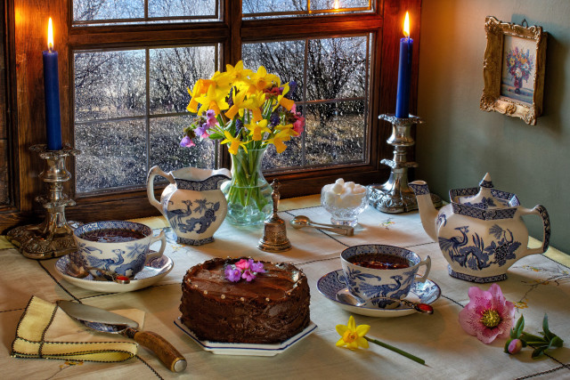 Table cake tea cups vase free wallpaper for desktop - medium preview image