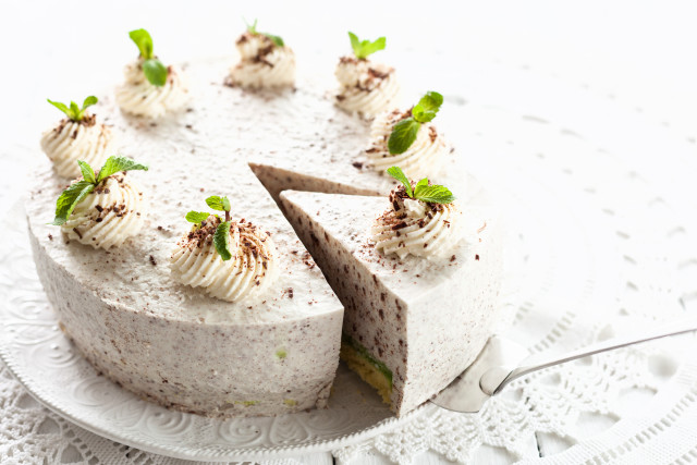 Cake slice plate fork lace free wallpaper for desktop - medium preview image