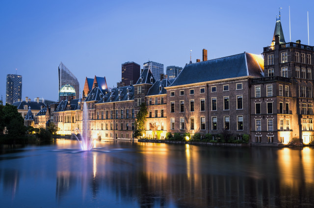 Flemish baroque cityscape night reflection free wallpaper for desktop - medium preview image
