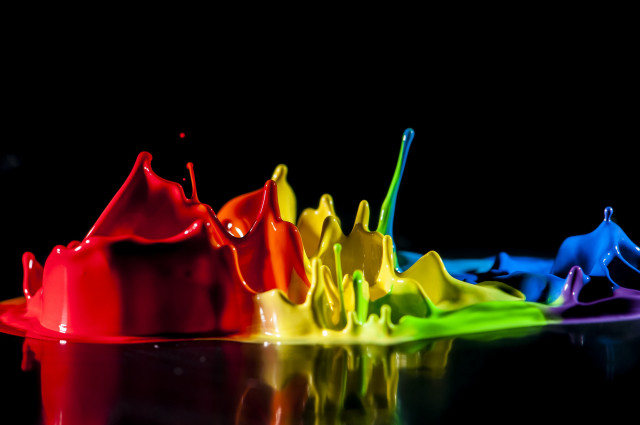 Colorful cups reflection crayon art free wallpaper for desktop - medium preview image