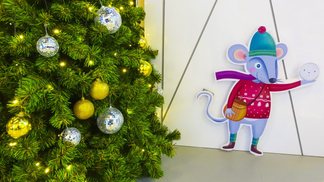 Christmas tree mouse paper cutout free wallpaper for desktop - medium preview image