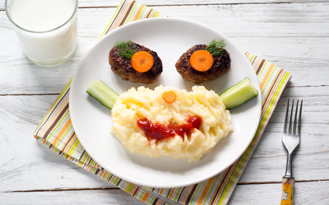 Plate mashed potatoes carrots meatballs free wallpaper for desktop - medium preview image