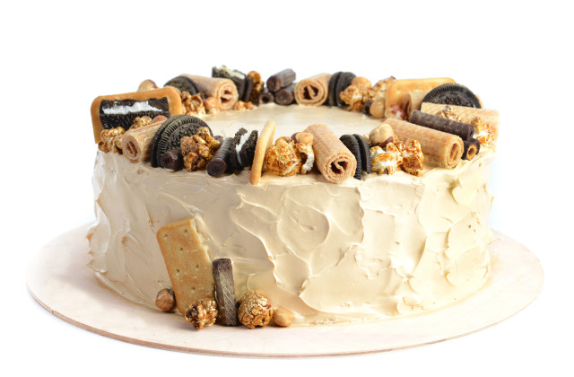 Cake white frosting cookies plate free wallpaper for desktop - medium preview image