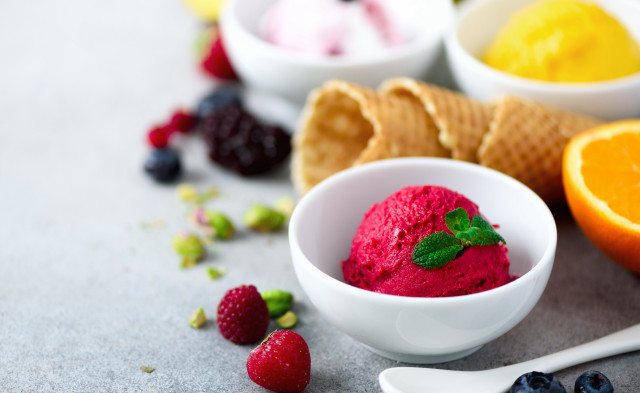 Ice cream fruit bowl slice free wallpaper for desktop - medium preview image