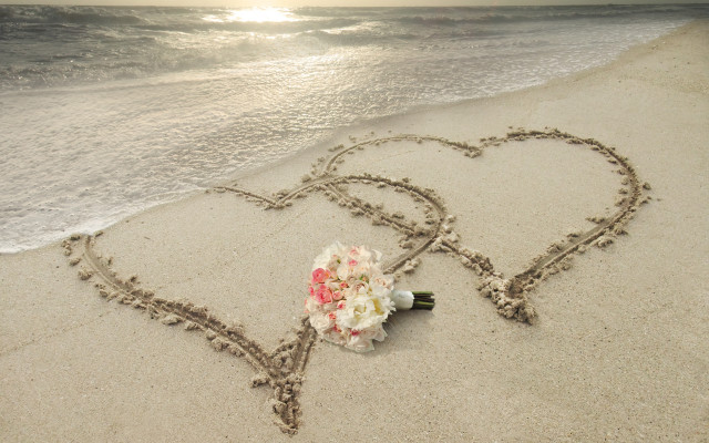 Heart sand flowers romantic beach free wallpaper for desktop - medium preview image