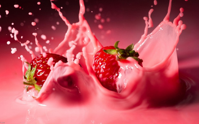 Strawberry splash pink milk food free wallpaper for desktop - medium preview image