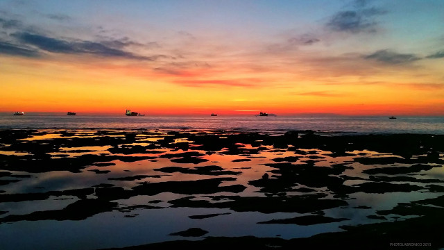 Sunset water boats clouds dusk free wallpaper for desktop - medium preview image