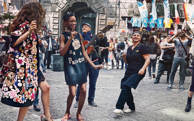 Group people street woman phone free wallpaper for desktop - medium preview image