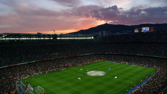 Soccer stadium large field crowd free wallpaper for desktop - medium preview image