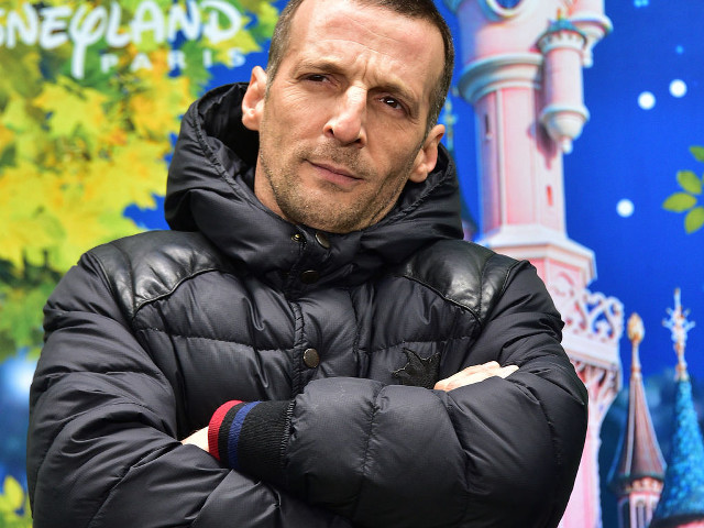 Man castle mural crossed portrait free wallpaper for desktop - medium preview image