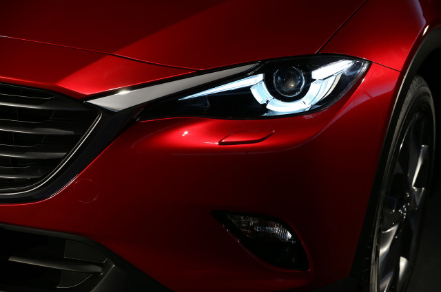Red car headlight light black free wallpaper for desktop - medium preview image