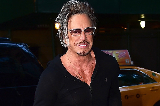 Grey hair sunglasses man walking free wallpaper for desktop - medium preview image