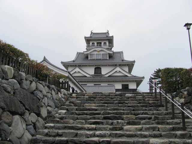 Large building tower stone wall free wallpaper for desktop - medium preview image