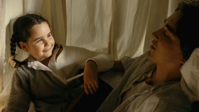 Woman child couch smiling remote free wallpaper for desktop - medium preview image