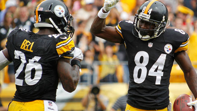 Football players celebration crowd stadium free wallpaper for desktop - medium preview image