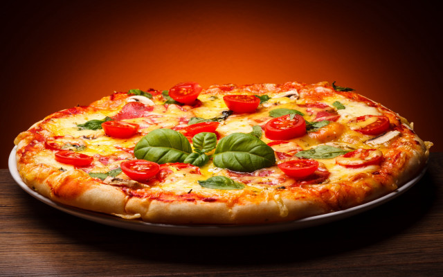 Pizza tomatoes delicious fresh cheesy free wallpaper for desktop - medium preview image