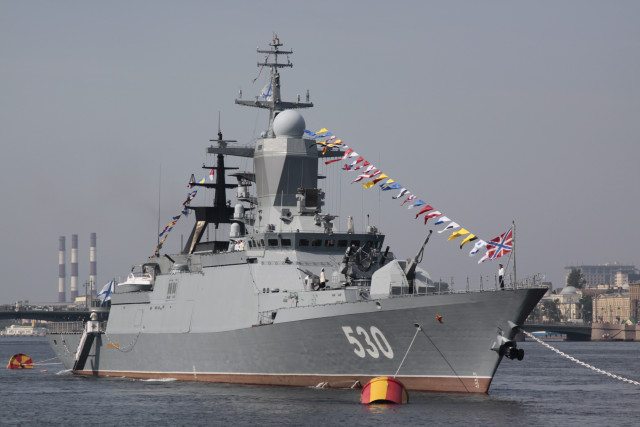 Large gray boat flags water free wallpaper for desktop - medium preview image