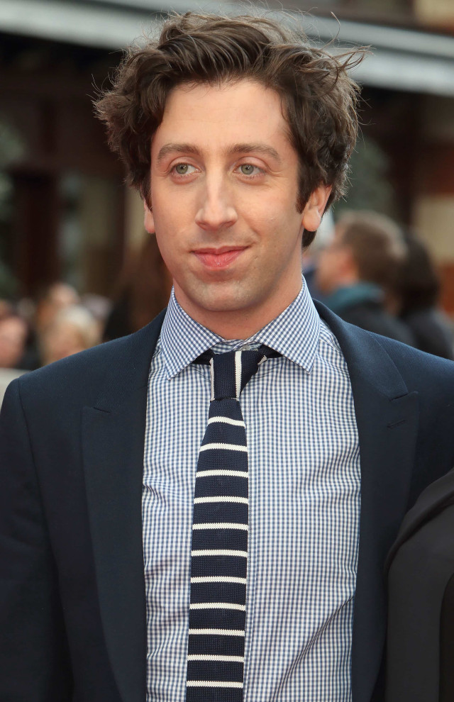 Man suit tie red carpet #2 free wallpaper for mobile - medium preview image