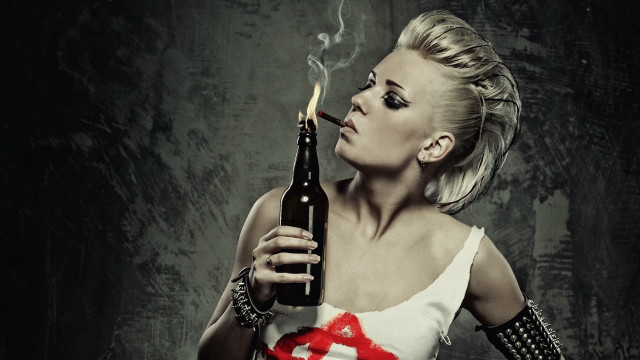 Woman smoking cigarette holding beer free wallpaper for desktop - medium preview image