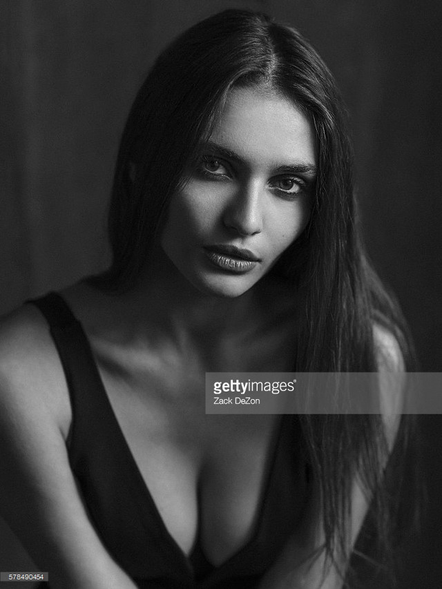 Woman longhair blackandwhite noir posing free wallpaper for mobile - medium preview image