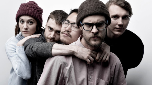 Group people glasses hats arm free wallpaper for desktop - medium preview image