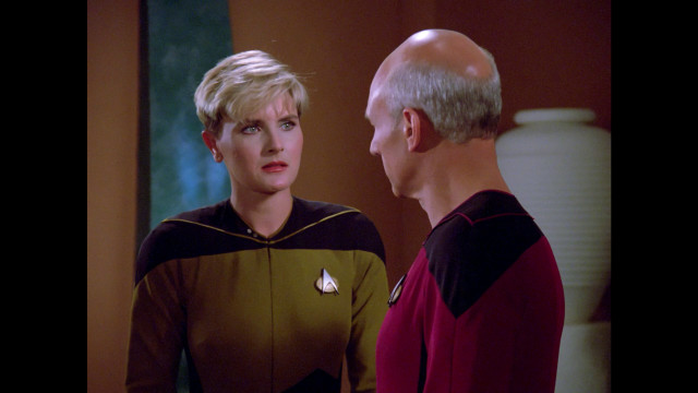 Man woman standing room vase free wallpaper for desktop - medium preview image