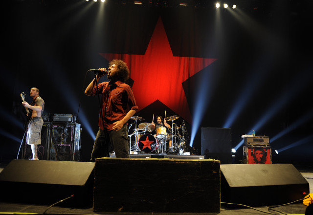Band performing stage star red free wallpaper for desktop - medium preview image
