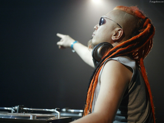 Man dreadlocks headphones DJ set free wallpaper for desktop - medium preview image