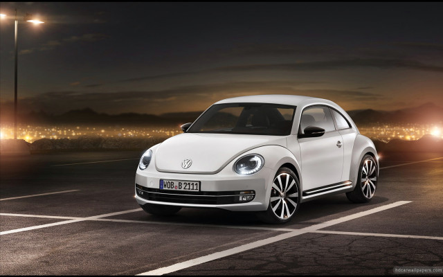 White volkswagen beetle night parking free wallpaper for desktop - medium preview image