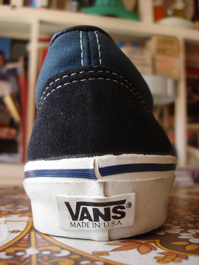 Black white shoes table shelf free wallpaper for mobile - medium preview image