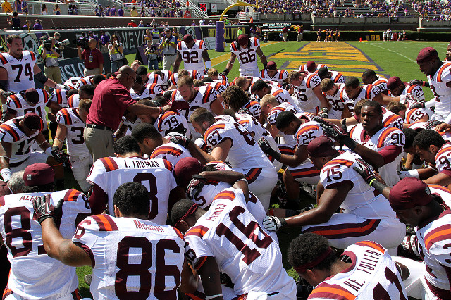 Football team photo coach crowd free wallpaper for desktop - medium preview image