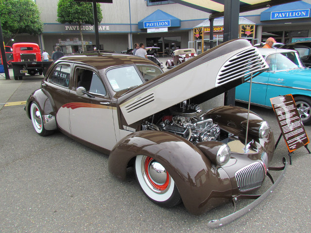 Brown white car blue truck free wallpaper for desktop - medium preview image